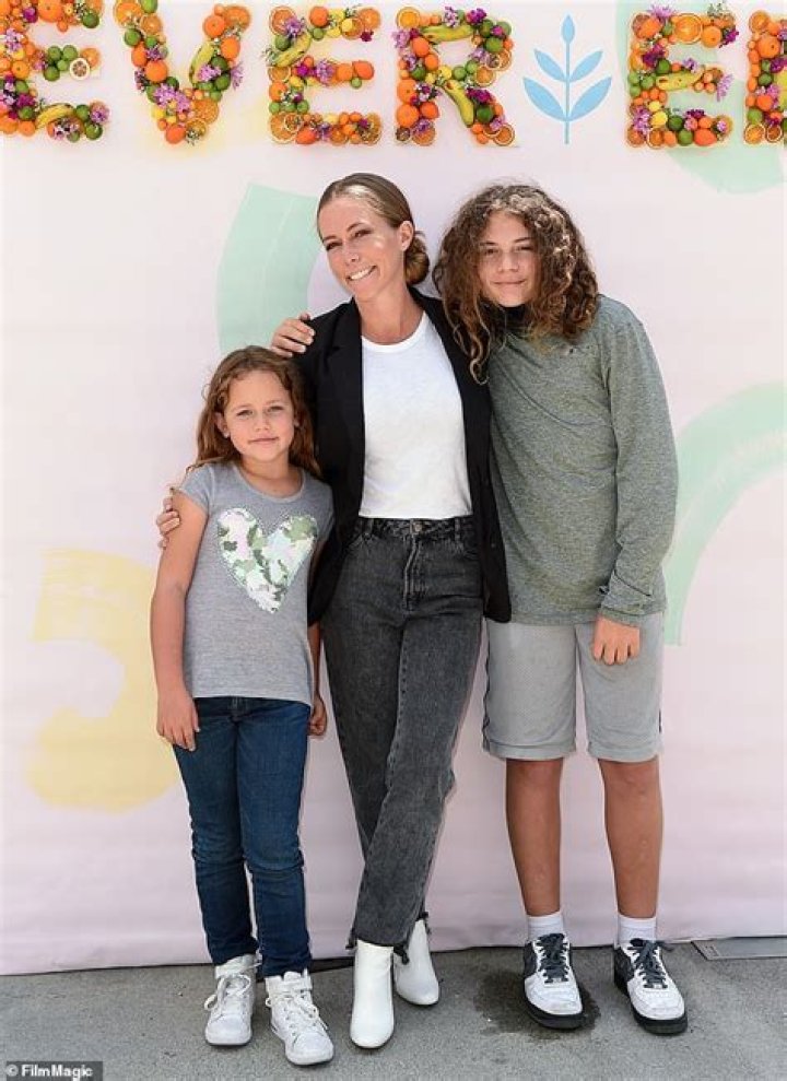 Kendra Wilkinson & Her Kids At The Premiere Of &lsquo;Hotel Transylvania 3: Summer Vacation&rsquo;