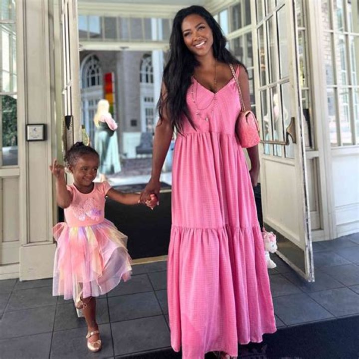 Kenya Moore’s Daughter Brooklyn, 1, Hides Under Her Mommy’s Dress In Sweet New Video