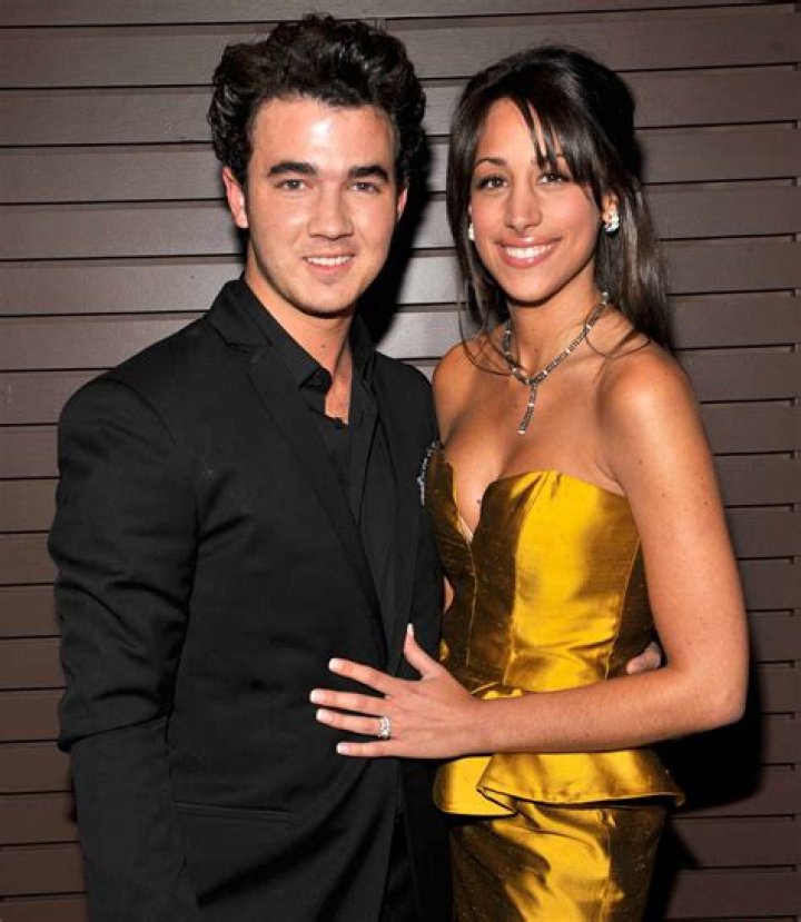 Kevin and Danielle Jonas Celebrate Daughter Valentina`s 1st Birthday Party with WaterWipes