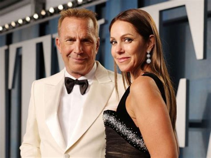 Kevin Costner wife tried to rob him