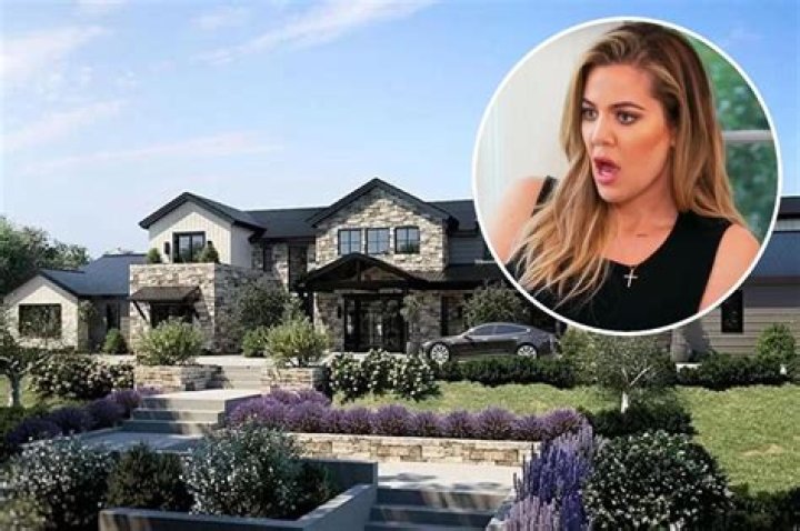 Khloe Kardashian In Calabasas