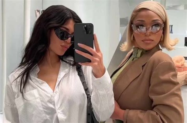 Khloe Kardashian Throws Shade At Jordyn Woods With New Pic Of Her & BFF Malika