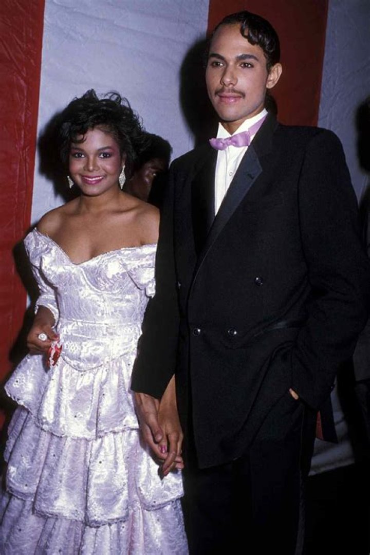 Kim Jokes About Her Past Marriages – Hollywood Life