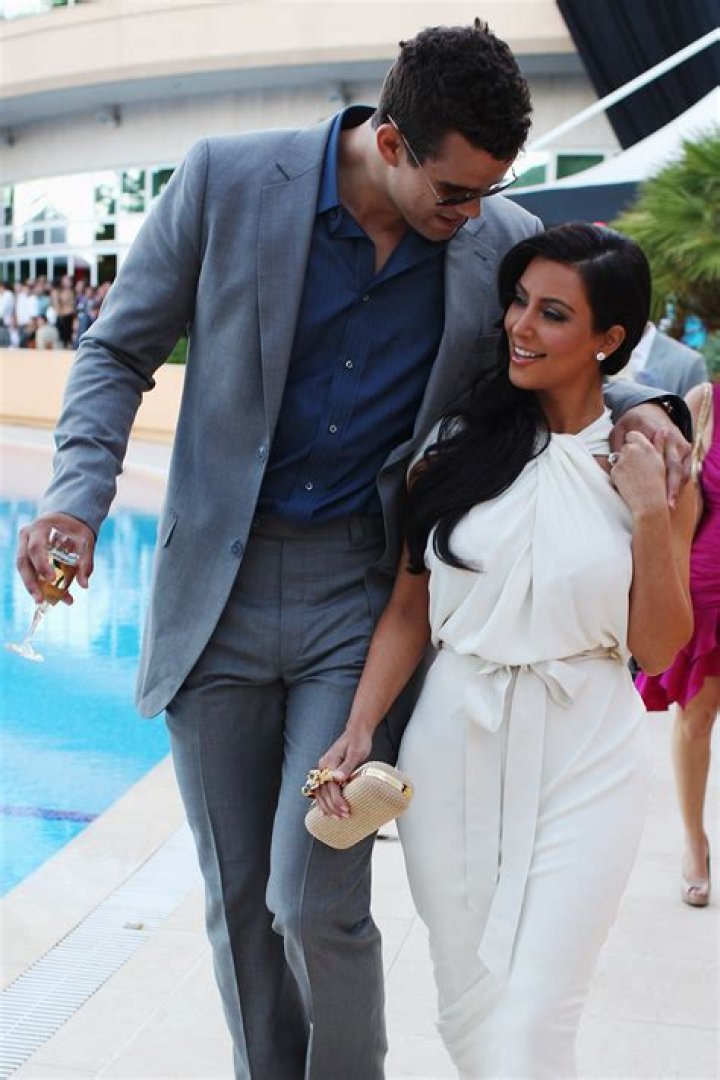 Kim Kardashian & Kris Humphries Get Into Their Car Together