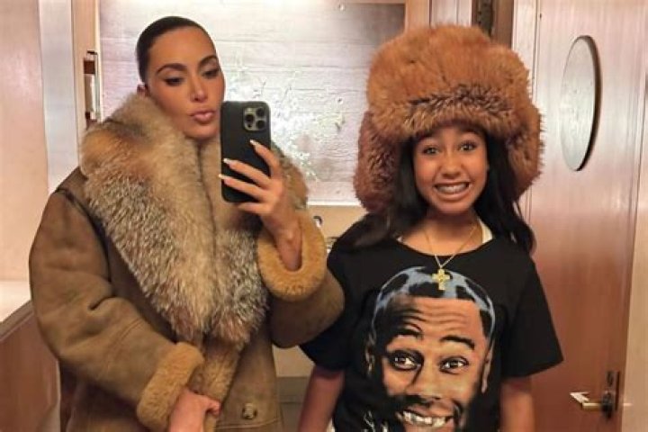 Kim Kardashian and North West going for lunch at L'AVENUE Restaurant after walking the Balenciaga fashion show in Paris. 06 Jul 2022 Pictured: Kim Kardashian and North West. Photo credit: KCS Presse / MEGA TheMegaAgency.com +1 888 505 6342 (Mega Agency TagID: MEGA875216_007.jpg) [Photo via Mega Agency]