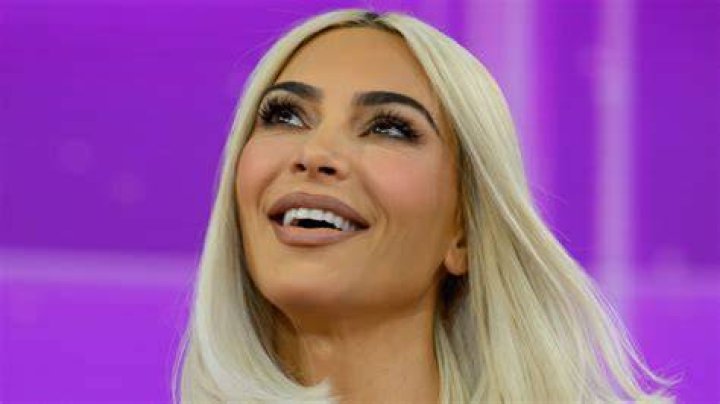 Kim Kardashian Bleached Her Eyebrows & Rocks Blonde Hair Makeover – Hollywood Life