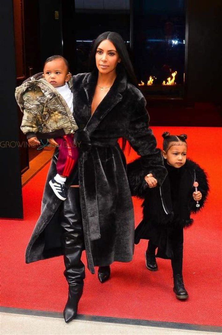 Kim Kardashian Grabs Lunch At Nobu