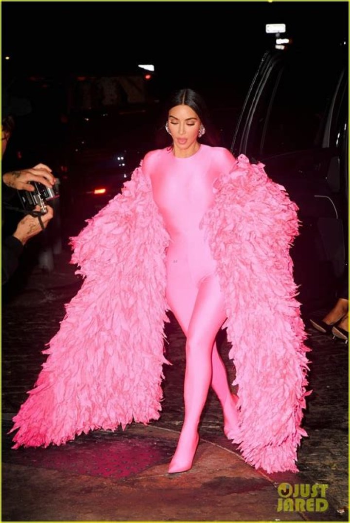 Kim Kardashian in pink
