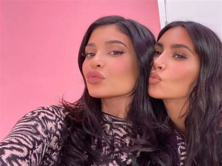 Kim Kardashian Kylie Jenner Pink Hair