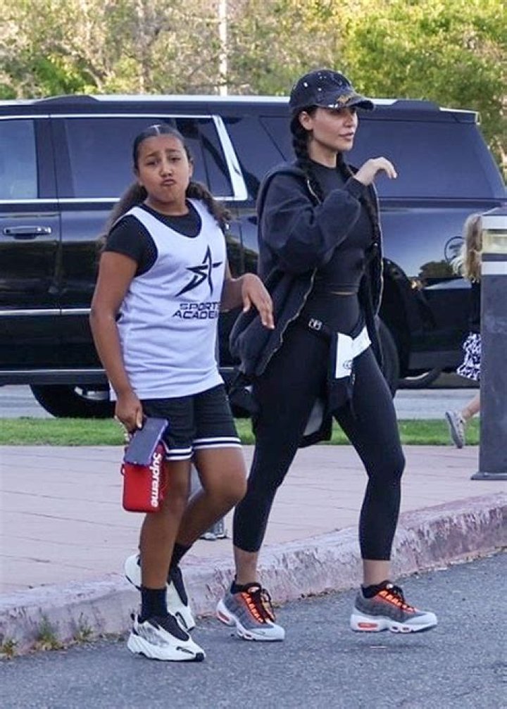 Kim Kardashian Leaves North’s Basketball Game With Saint & Chicago – Hollywood Life