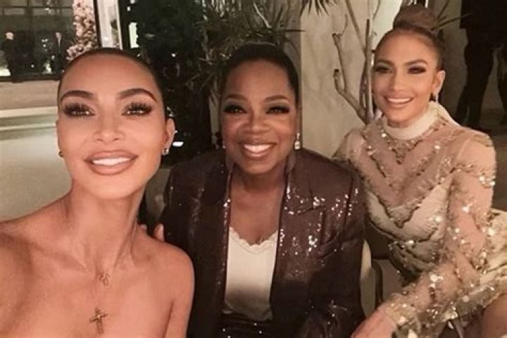 Kim Kardashian, Oprah & Jennifer Lopez Selfie At Dinner Party: Photos – Hollywood Life