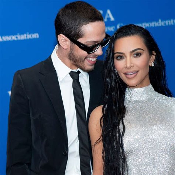 Kim Kardashian & Pete Davidson At Knott’s Berry Farm: Photos – Hollywood Life
