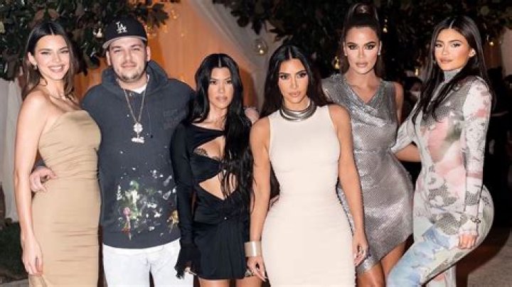Kim Kardashian Proves Family Posed Together For Photos At Xmas Eve After Being Accused Of Photoshop