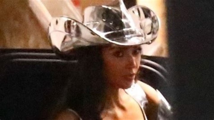 Kim Kardashian’s Space Cowboy Halloween Costume 2021: Photos – Hollywood Life