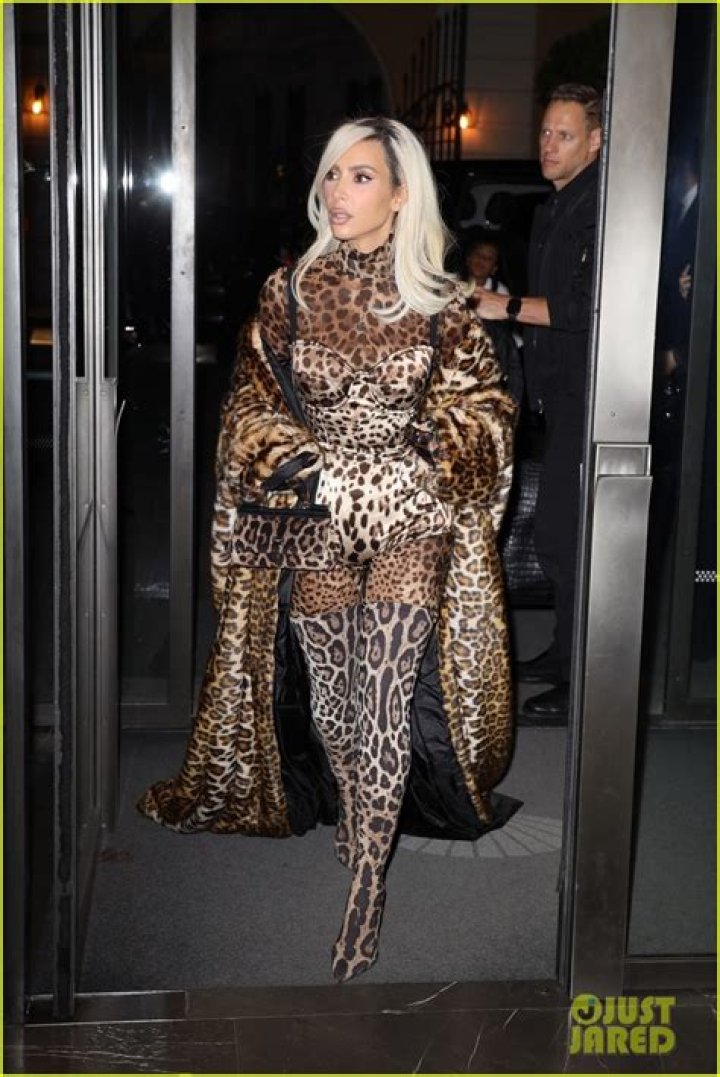 Kim Kardashian Sexy Outfits