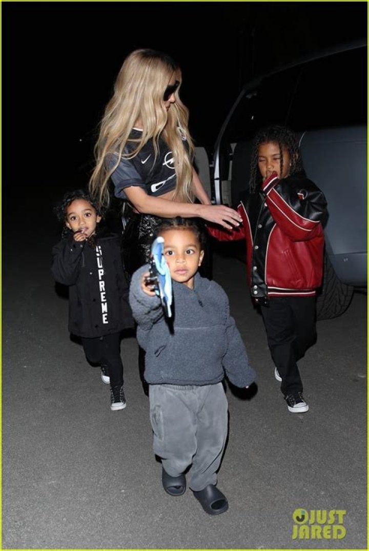 Kim Kardashian takes her kids North West, Saint West, Psalm West, and Chicago West back to their hotel in New York. 29 Sep 2019 Pictured: Kim Kardashian, North West, Saint West, Psalm West, and Chicago West. Photo credit: FZS / MEGA TheMegaAgency.com +1 888 505 6342 (Mega Agency TagID: MEGA516863_001.jpg) [Photo via Mega Agency]