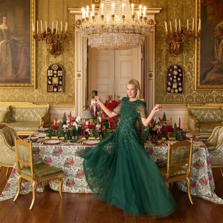 Knox & Vivienne Christmas Shop