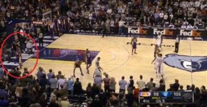 Kobe Bryant Leaves Court
