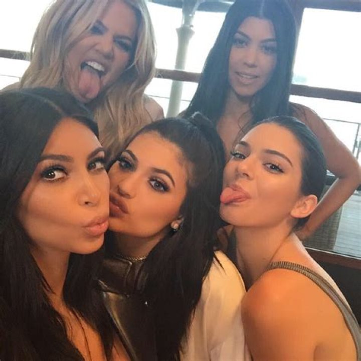 Kourt, Kim, Khloe, Kendall & Kylie Pics – Hollywood Life