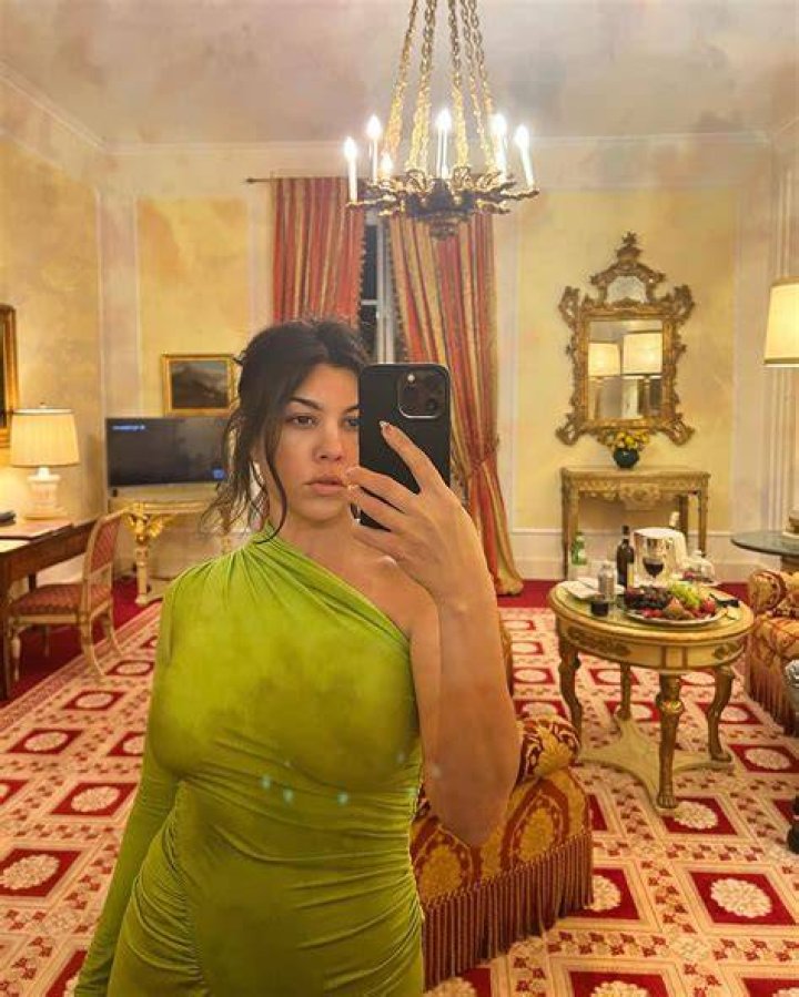 Kourtney Kardashian In Neon Green Bikini In Instagram Photos – Hollywood Life