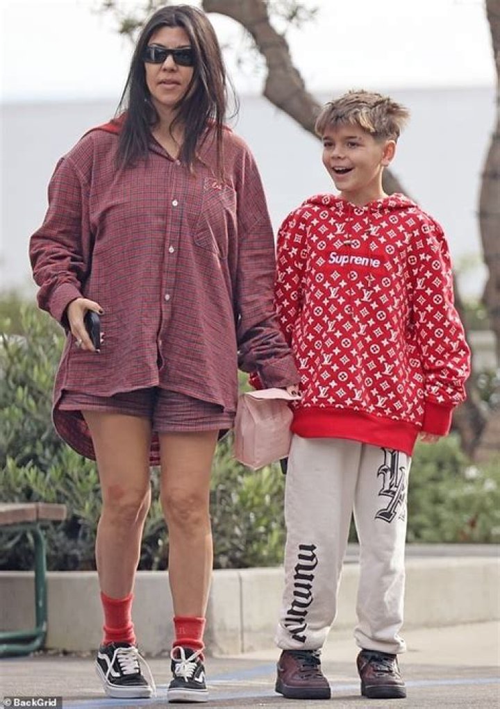 Kourtney Kardashian with children Penelope & Reign Disick in L.A.