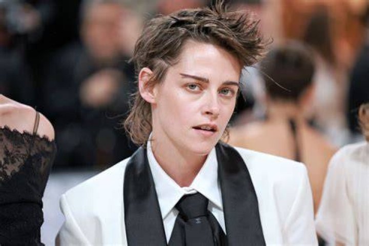 Kristen Stewart Spotted Out In L.A. For First Time Since Affair
