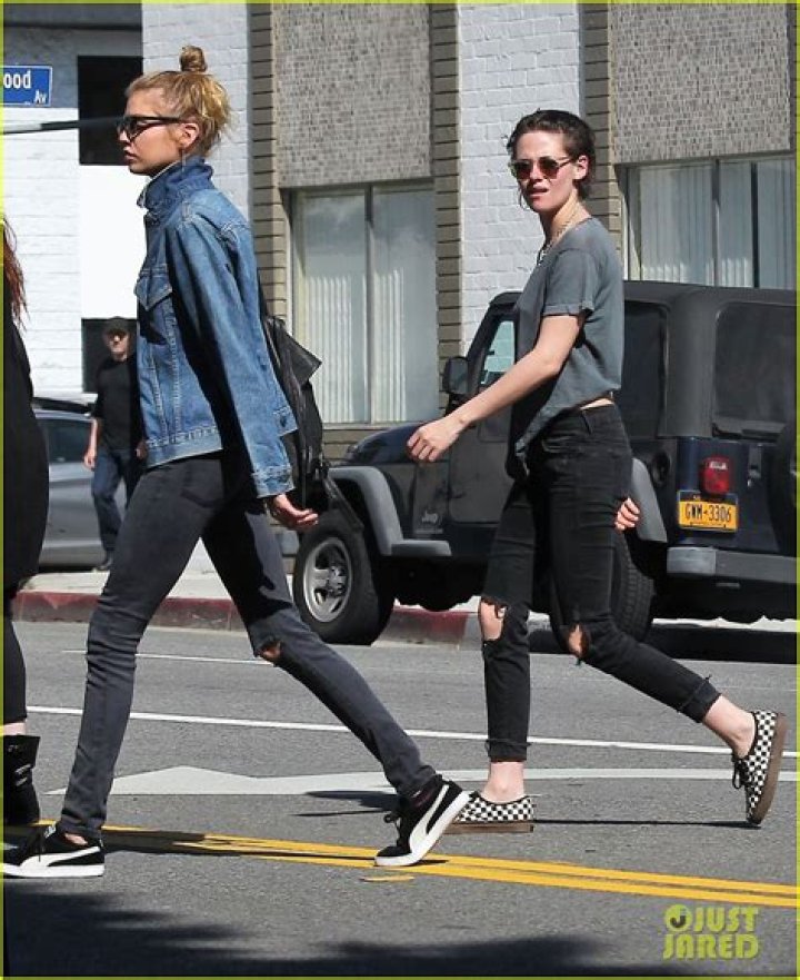 Kristen Stewart Stella Maxwell cars