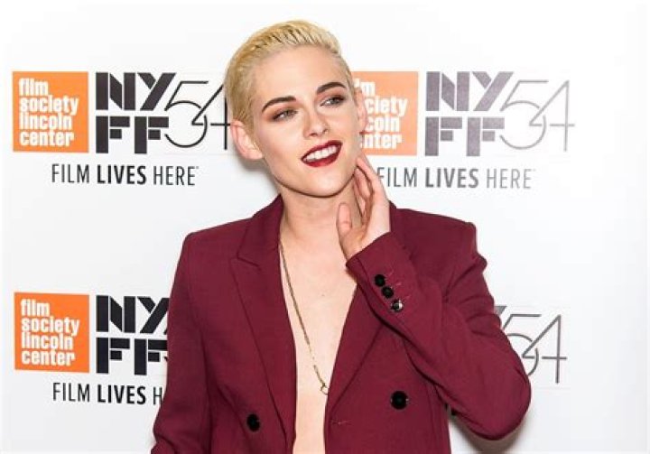 Kristen Stewart topless naked