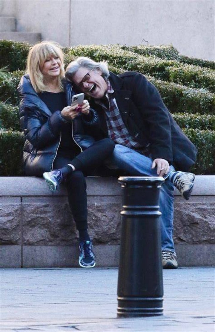 Kurt Russell Rinses Off