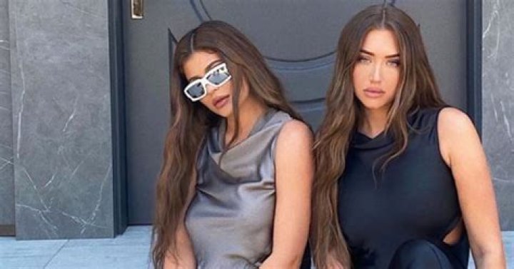 Kylie Jenner & BFF Stassie Karanikolaou Model Swimsuits In Mexico: Pic – Hollywood Life