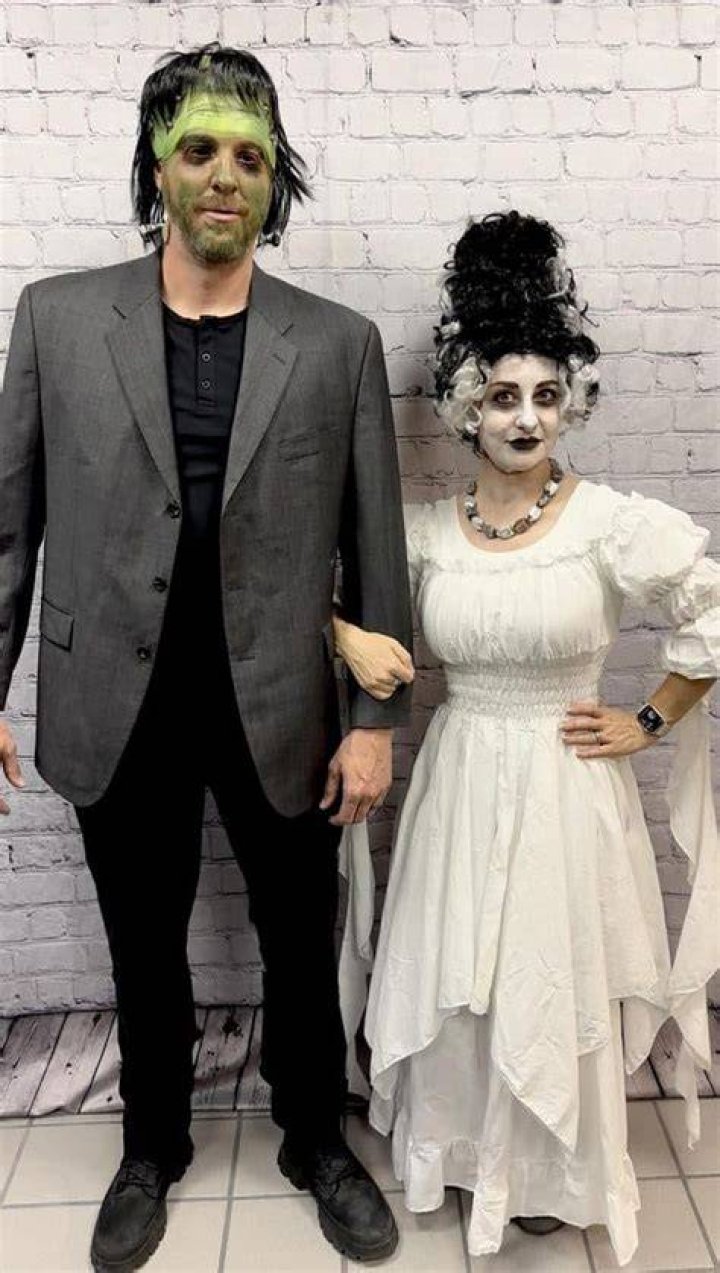 Kylie Jenner’s Bride Of Frankenstein Halloween Costume 2022: Photos – Hollywood Life
