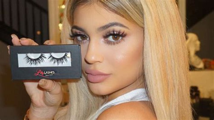 Kylie Jenner’s Eyelashes — Get Her False Lashes With Lilly Lashes – Hollywood Life