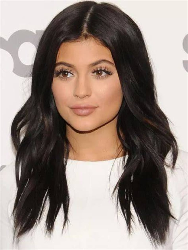 Kylie Jenner’s Hair Makeover: She Debuts Long, Gorgeous Brown Locks That Fans Are In Love With