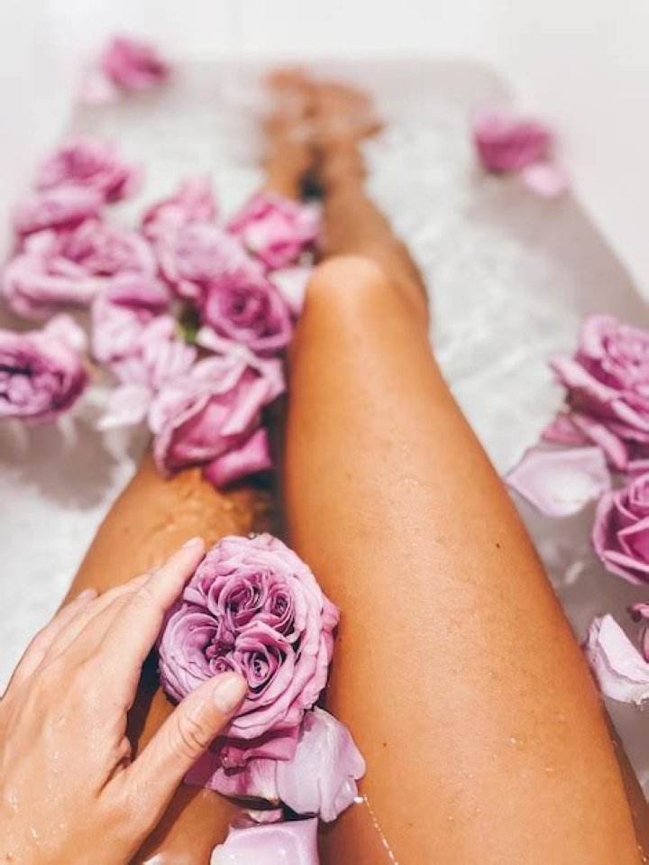 Kylie Jenner Sizzles In Pink Corset As She Bathes In A Bathtub Full Of Rose Petals — See Sexy Pic
