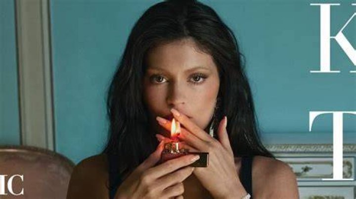 Kylie Jenner Smoking Weed In New Topless Photo? — See The Pic – Hollywood Life