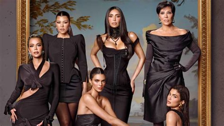 Kylie Jenner Soaks Up The Sun With Bikini-Clad Sisters Kim & Kourtney Kardashian: ‘Iconic Trio’