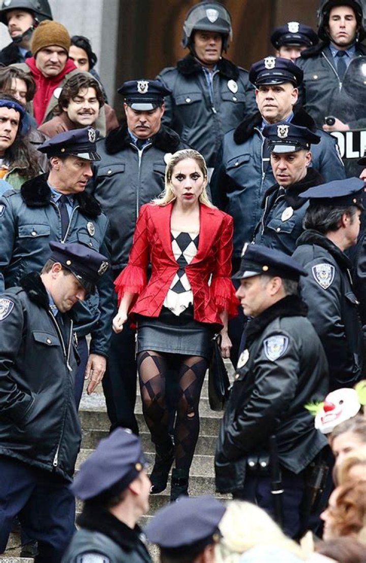 Lady Gaga Shows Off Harley Quinn Outfit In New Photo From Set – Hollywood Life