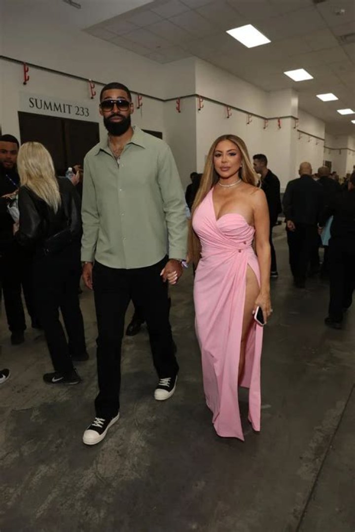 Larsa Pippen walking