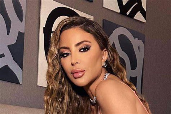 Larsa Pippen Wears Daisy Dukes & A White Bikini Top In New Pic – Hollywood Life
