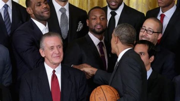 LeBron James Cheating — Did He Ask A Girl For Her Number At The White House? – Hollywood Life