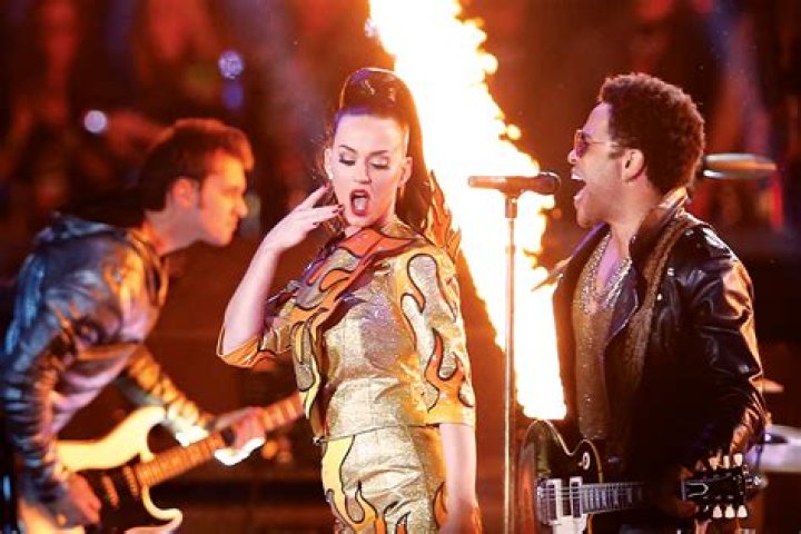 _Lenny-Kravitz-super-bowl-2015