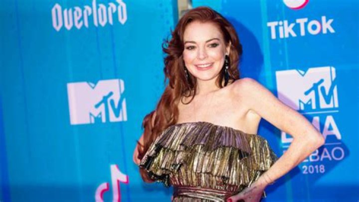 Lindsay Lohan Reveals How To Pronounce Last Name In First TikTok – Hollywood Life