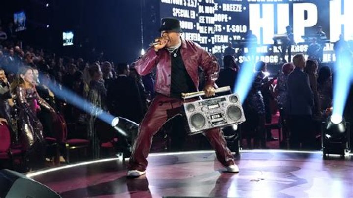 LL Cool J performing