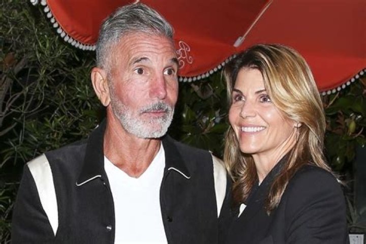 Lori Loughlin and Mossimo Giannulli Pose