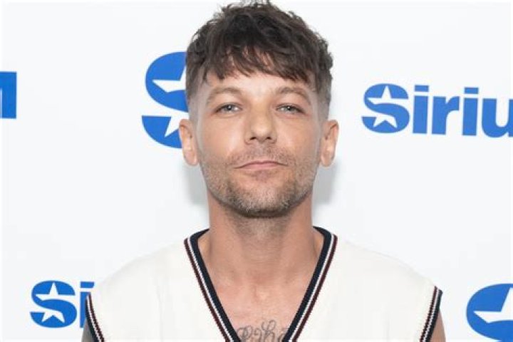 Louis Tomlinson, Briana Jungwirth & their son, Freddie