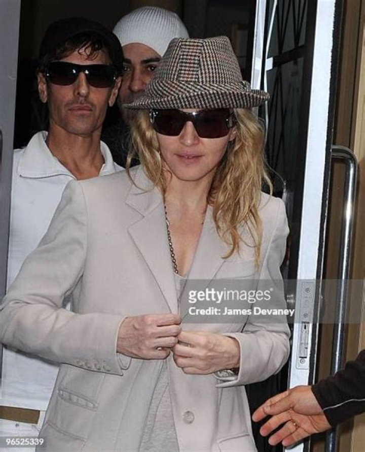 Madonna Leaves The Kabbalah Center With David