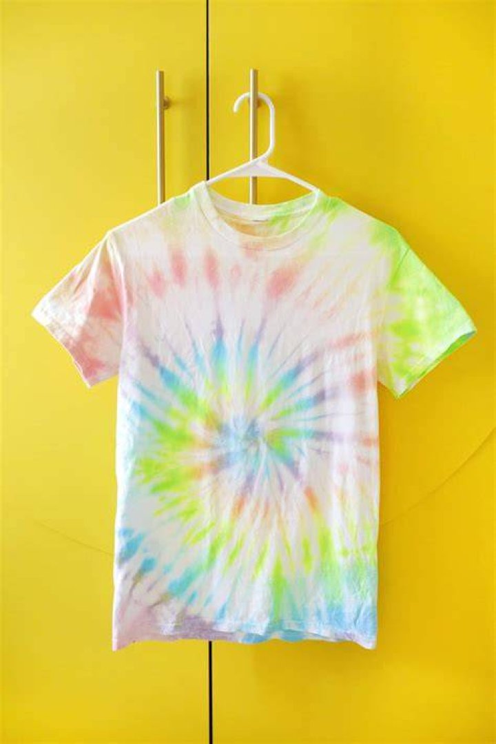 Makes Fashion Week Debut In Yellow Tie-Dye Shirt – Hollywood Life