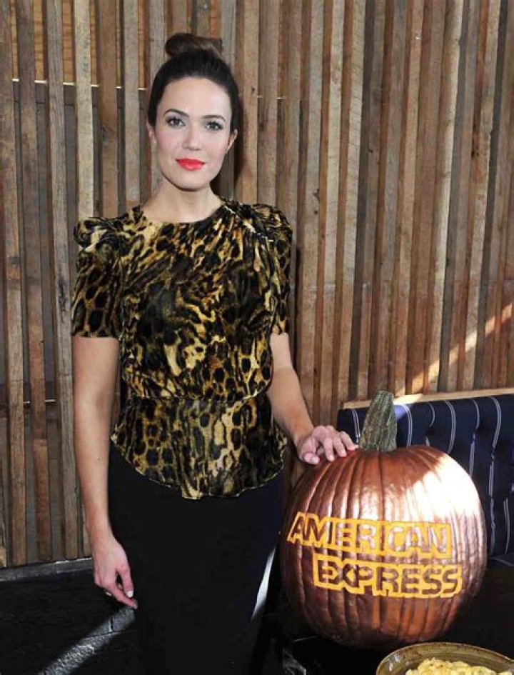 Mandy Moore celebrates Friendsgiving with the Blue Cash Everyday Card from American Express