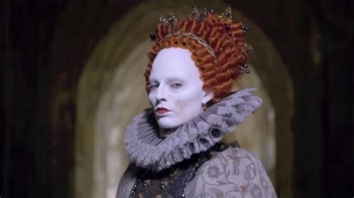 Margot Robbie As Queen Elizabeth I — Photos