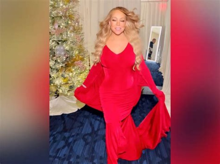 Mariah Carey Stuns In Curve-Hugging Gold Gown As She Puts 50 Lb. Weight Loss On Display